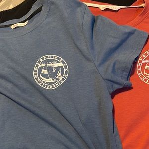 Blue and brick red cropped t-shirt